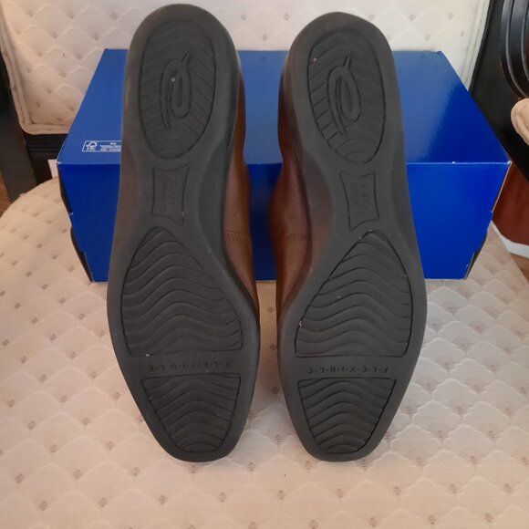 EASY SPIRIT LOAFER US 9M Rich Warm BROWN LEATHER GORE SLIP-ON - Picture 4 of 7